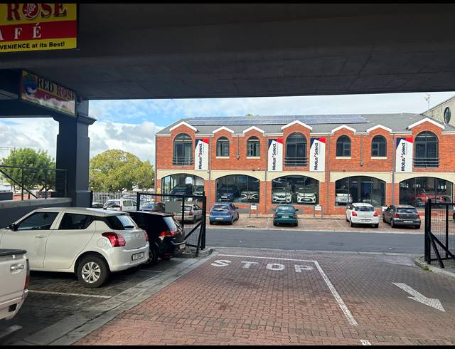 182M² BUILDING TO LET IN TYGER VALLEY